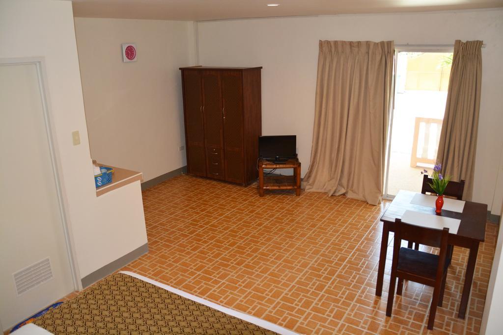 Alona Studios Apartment Hotel Panglao Luaran gambar